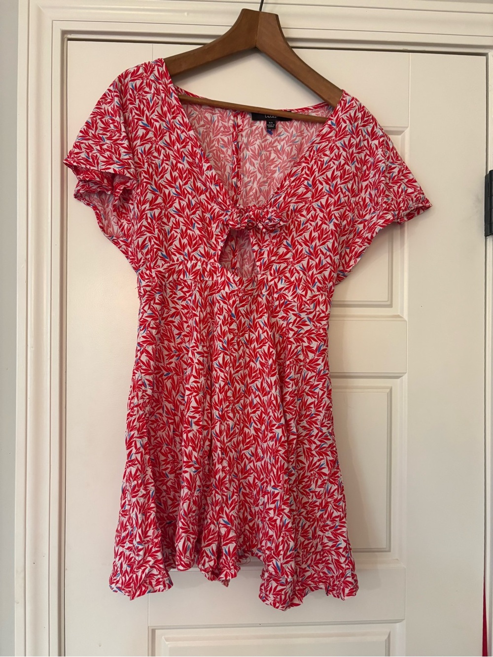 Lulu's Pink & White Leaf-Print Tie-Front Tunic